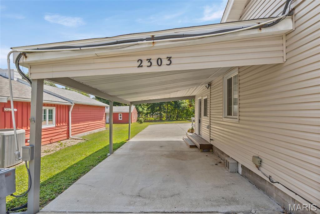 2303 West Delmar Avenue Godfrey, IL 62035 - Photo 6 of 44