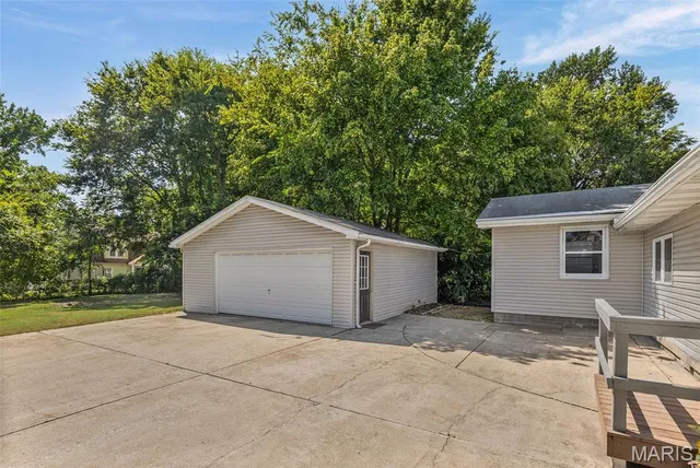 $165,000 | 2303 West Delmar Avenue, Godfrey, IL 62035