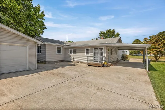 $165,000 | 2303 West Delmar Avenue, Godfrey, IL 62035