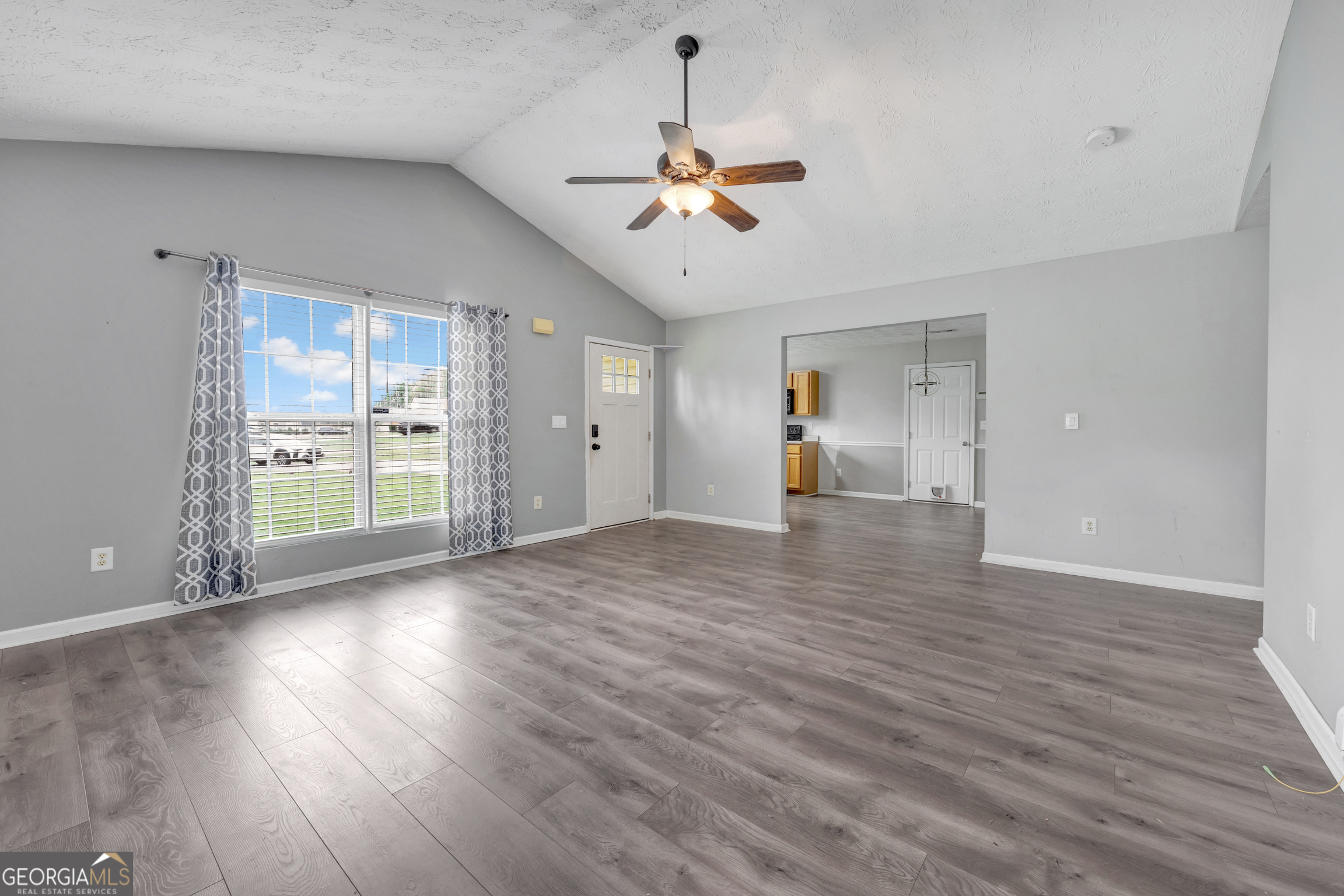 572 Clyde's Way Jackson, GA 30233 - Photo 6 of 30