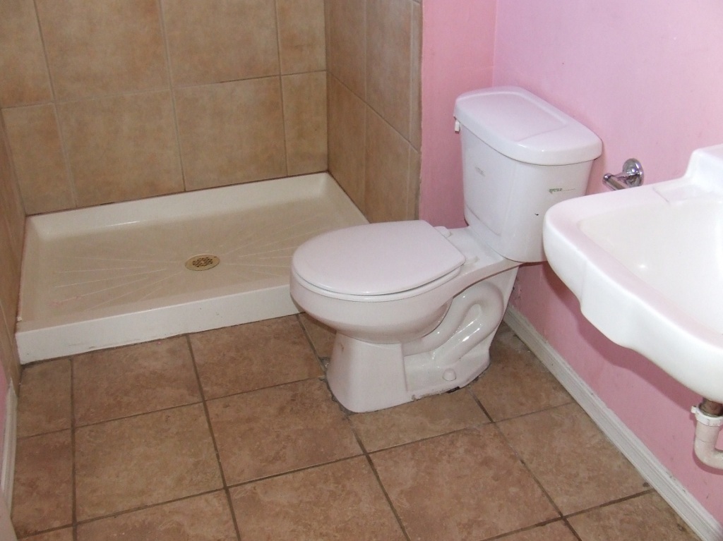 6501 West Granada Road Phoenix, AZ 85035 - Photo 3 of 9 MASTER BATHROOM