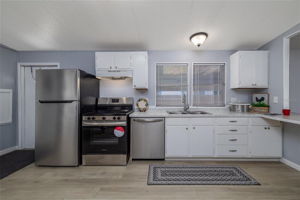 103 Aloha Terrace Port Orange, FL 32129 - Photo 3 of 31