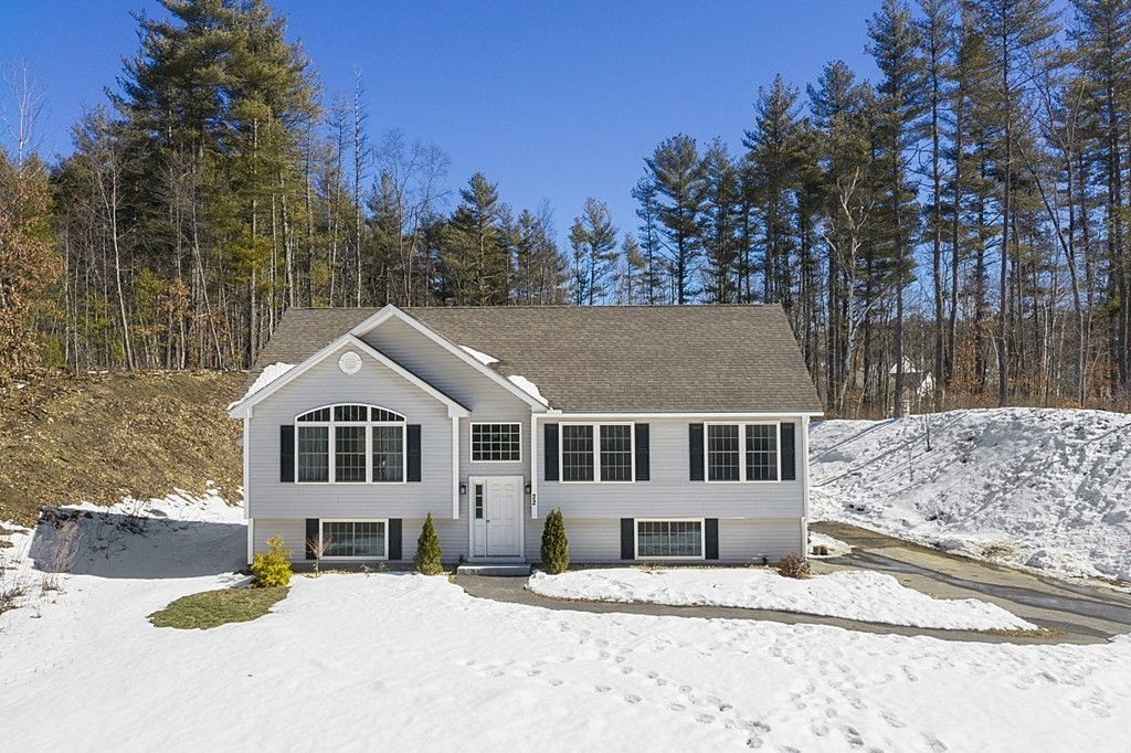 22 West Road Londonderry, NH 03053 - Photo 1 of 36