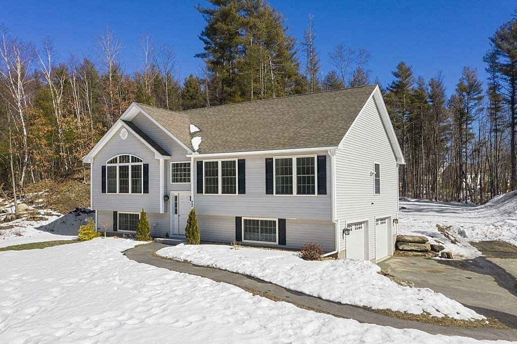 22 West Road Londonderry, NH 03053 - Photo 2 of 36