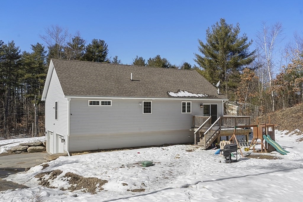 22 West Road Londonderry, NH 03053 - Photo 30 of 36