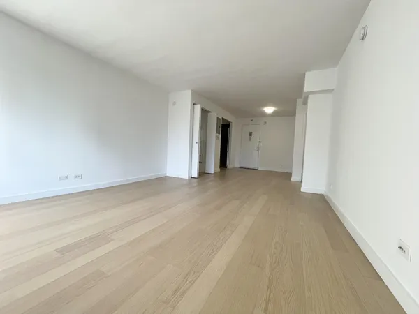 $4,095 | 222 East 39th Street, Unit 25B | Murray Hill