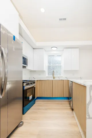 $2,500 | 2949 West 25th Place, Unit 2, Chicago, IL 60623