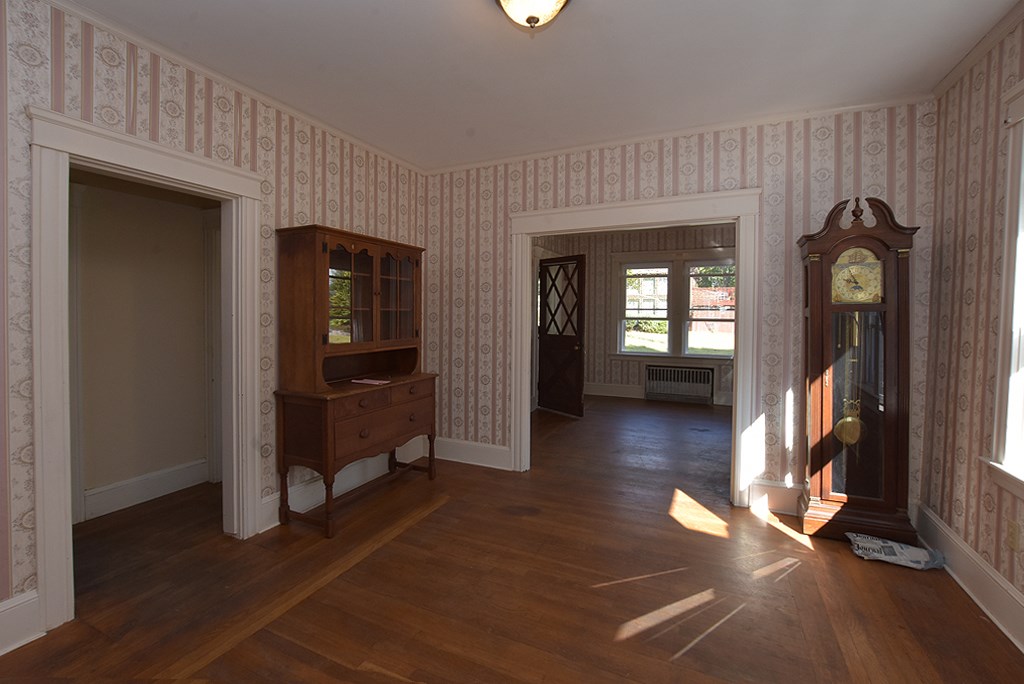 175 Edgehill Road Warwick, RI 02889 - Photo 3 of 12