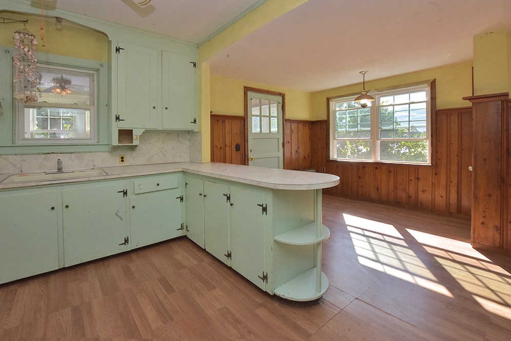 175 Edgehill Road Warwick, RI 02889 - Photo 4 of 12
