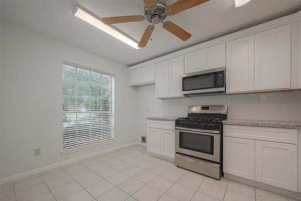 $2,000 | 4431 Duesenberg Drive, Pearland, TX 77584