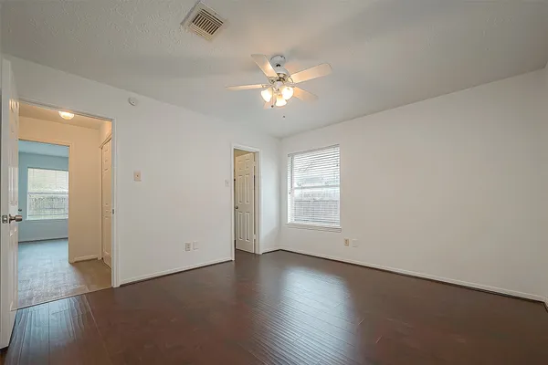 $2,000 | 4431 Duesenberg Drive, Pearland, TX 77584