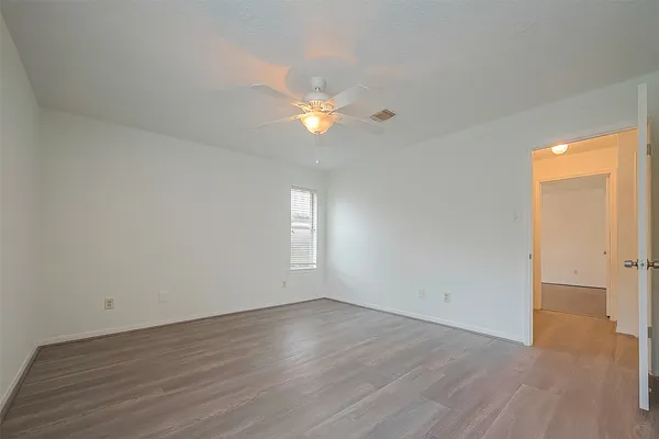 $2,000 | 4431 Duesenberg Drive, Pearland, TX 77584