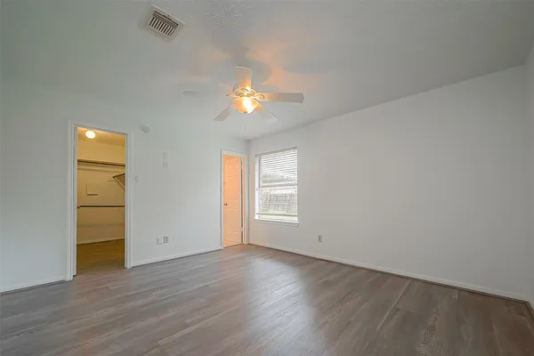 $2,000 | 4431 Duesenberg Drive, Pearland, TX 77584