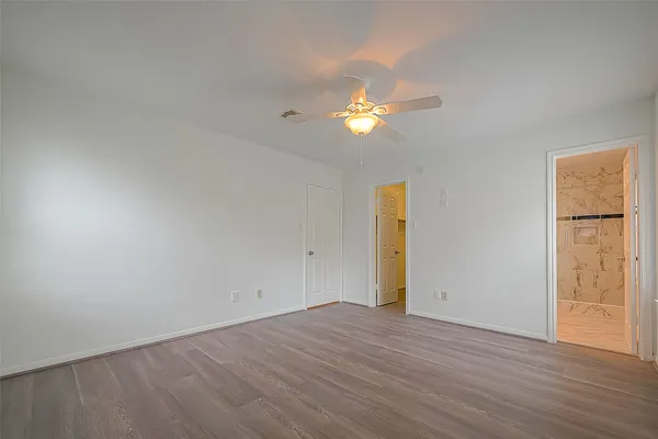 $2,000 | 4431 Duesenberg Drive, Pearland, TX 77584