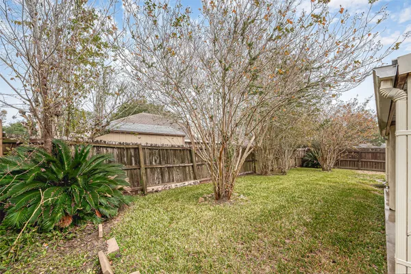 $2,000 | 4431 Duesenberg Drive, Pearland, TX 77584
