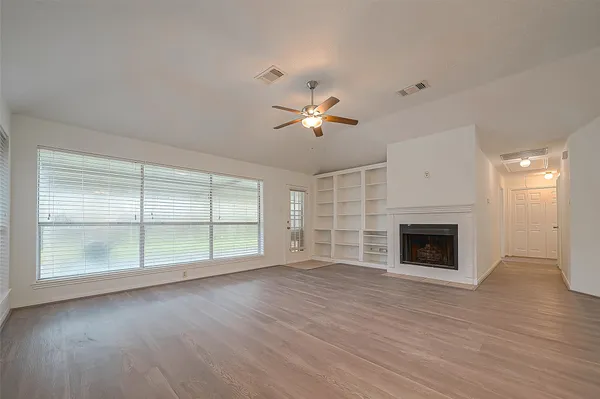 $2,000 | 4431 Duesenberg Drive, Pearland, TX 77584