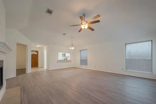 $2,000 | 4431 Duesenberg Drive, Pearland, TX 77584