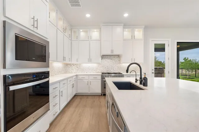 $1,020,000 | 504 Tomichi Trail, Austin, TX 78738