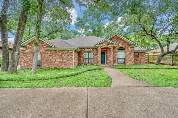 $319,500 | 3208 Park Lake Drive, Waco, TX 76708
