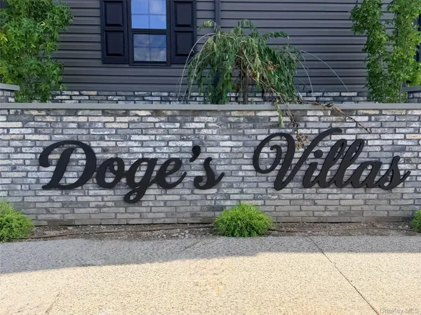 $3,000 | 1220 Doges Prom, Unit 2A, Lindenhurst, NY 11757