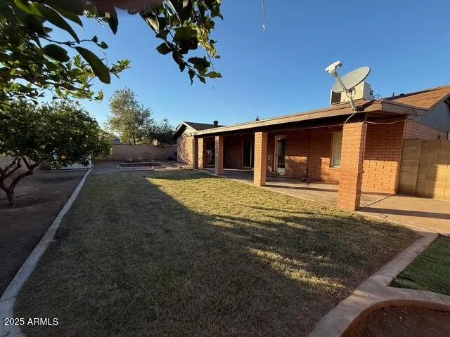 $2,400 | 1105 West Juanita Avenue, Mesa, AZ 85210