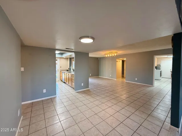 $2,400 | 1105 West Juanita Avenue, Mesa, AZ 85210