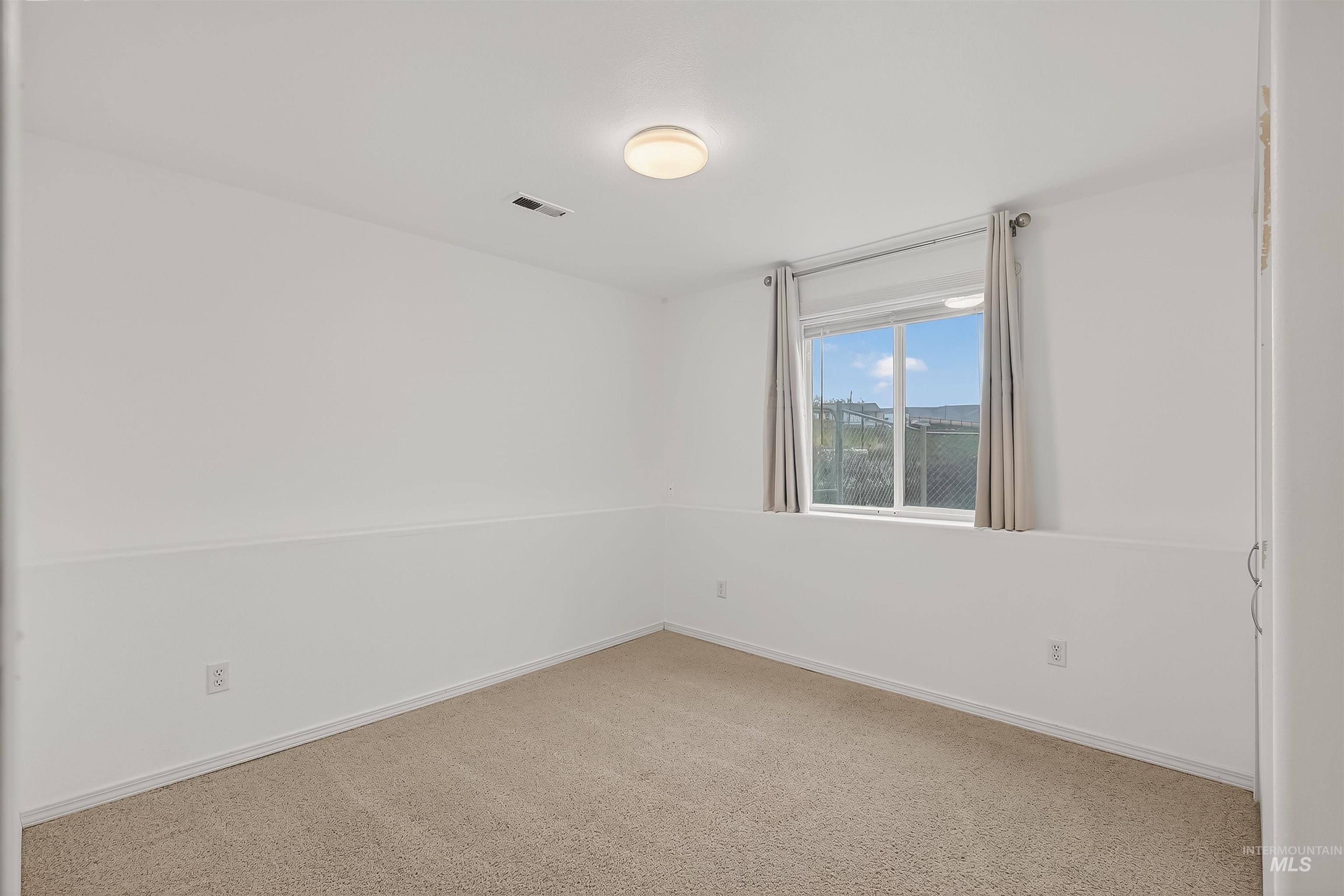 1373 Toby Lane Clarkston, WA 99403 - Photo 13 of 47