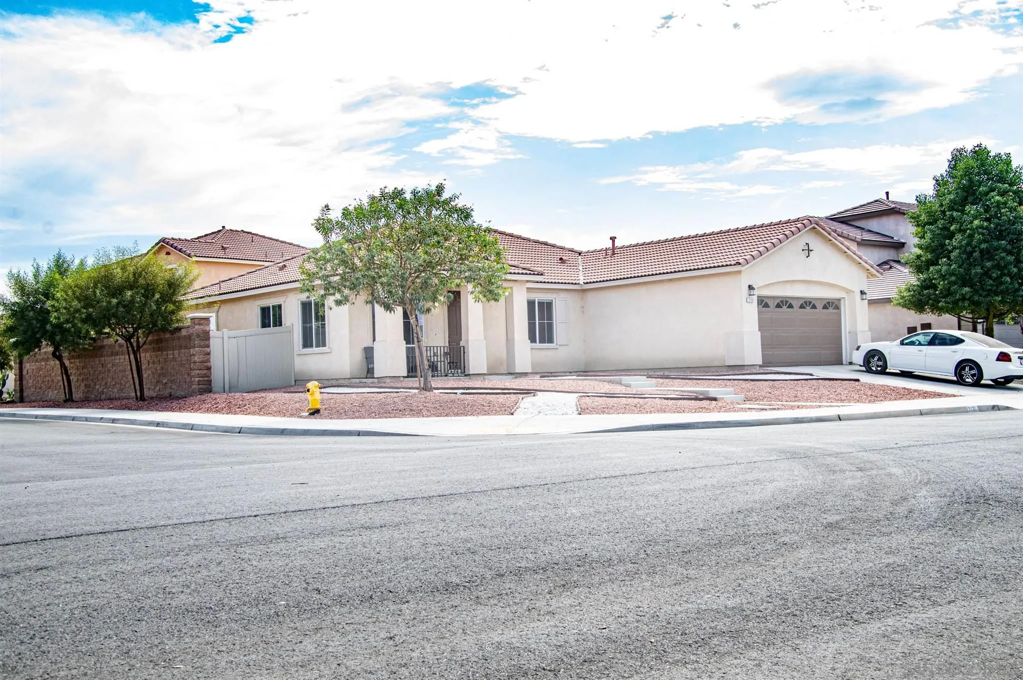 2131 Canvas Way San Jacinto, CA 92582 - Photo 2 of 36 front view of a house with a street