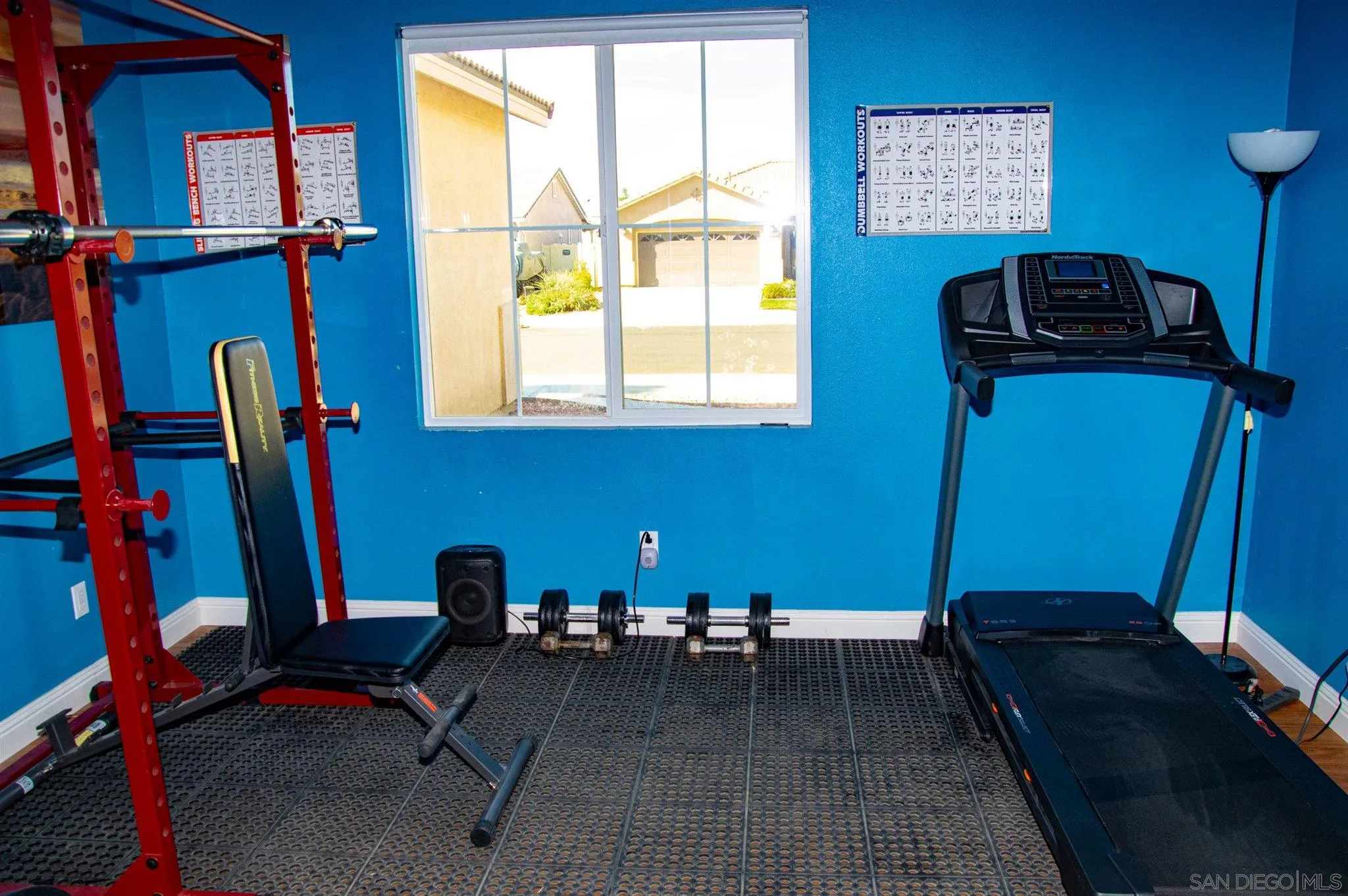 2131 Canvas Way San Jacinto, CA 92582 - Photo 33 of 36 a living room with furniture and a window