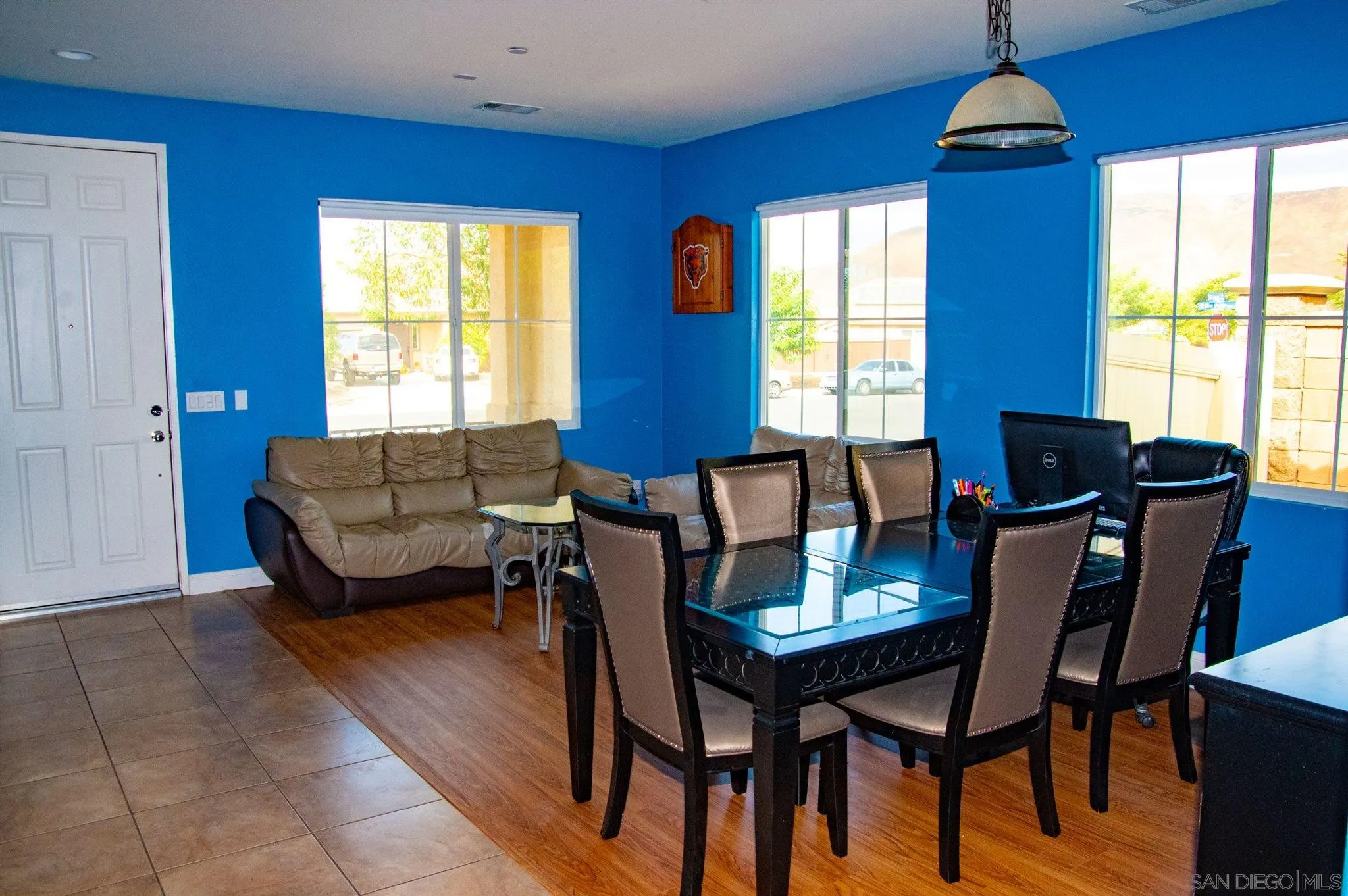 2131 Canvas Way San Jacinto, CA 92582 - Photo 7 of 36 a living room with furniture and a window