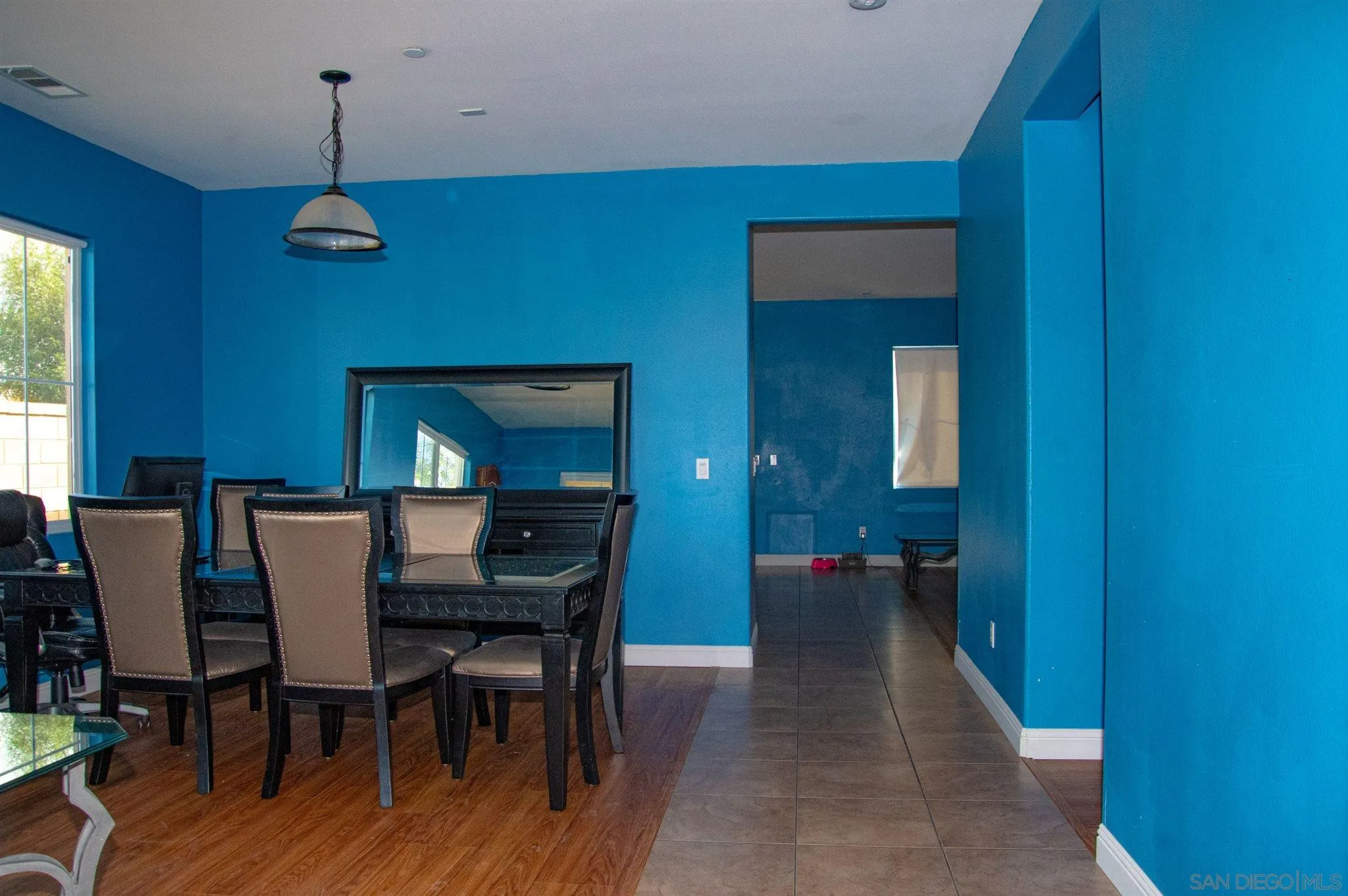 2131 Canvas Way San Jacinto, CA 92582 - Photo 10 of 36 a dining room with furniture and window