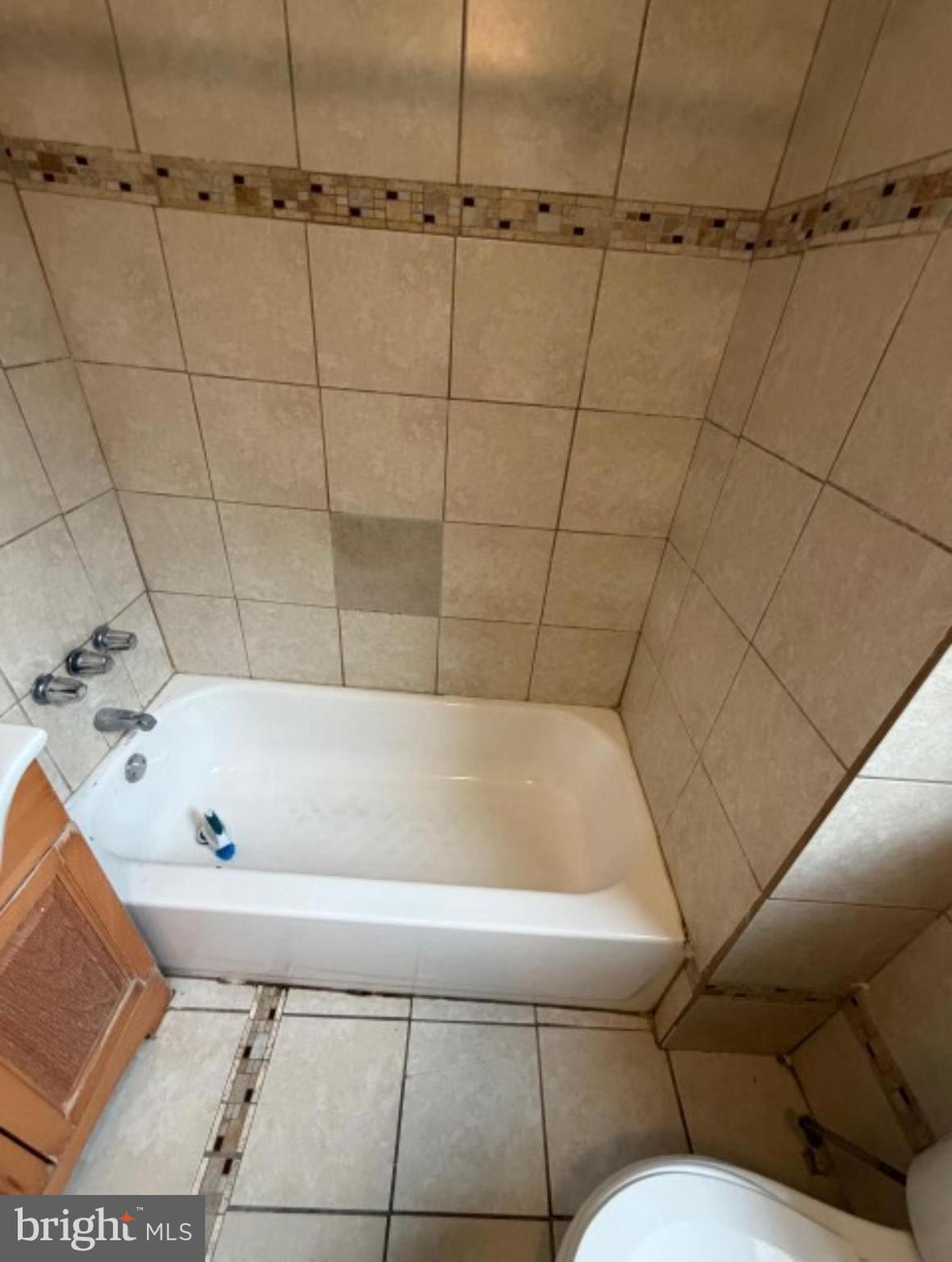 1918 Bonitz Street Philadelphia, PA 19140 - Photo 7 of 8