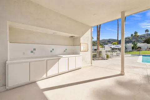 $600,000 | 1810 Sandcliff Road, Palm Springs, CA 92264