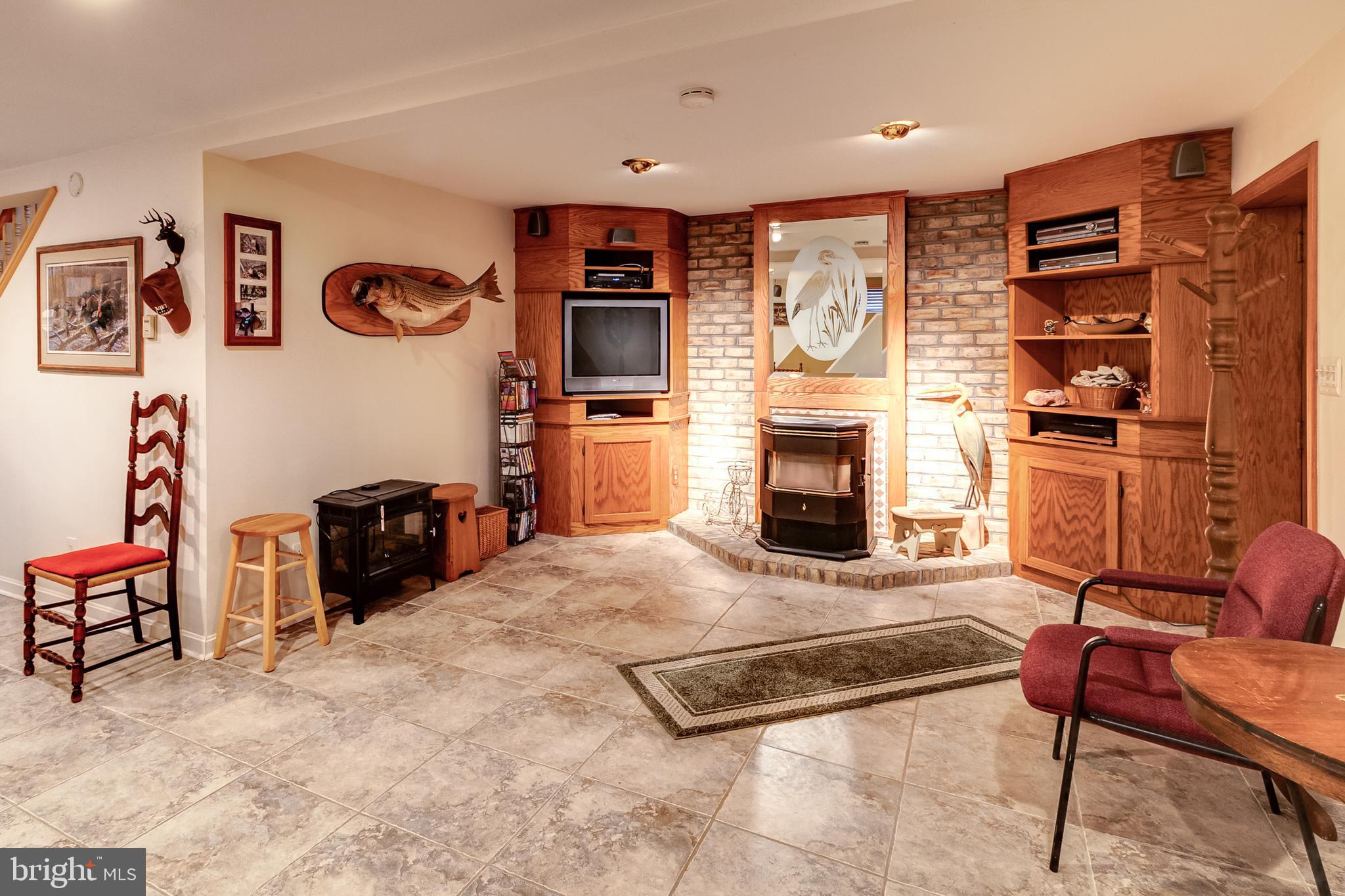 1918 Poplar Road Essex, MD 21221 - Photo 24 of 40 Family Room with Oak Built in Cabinets