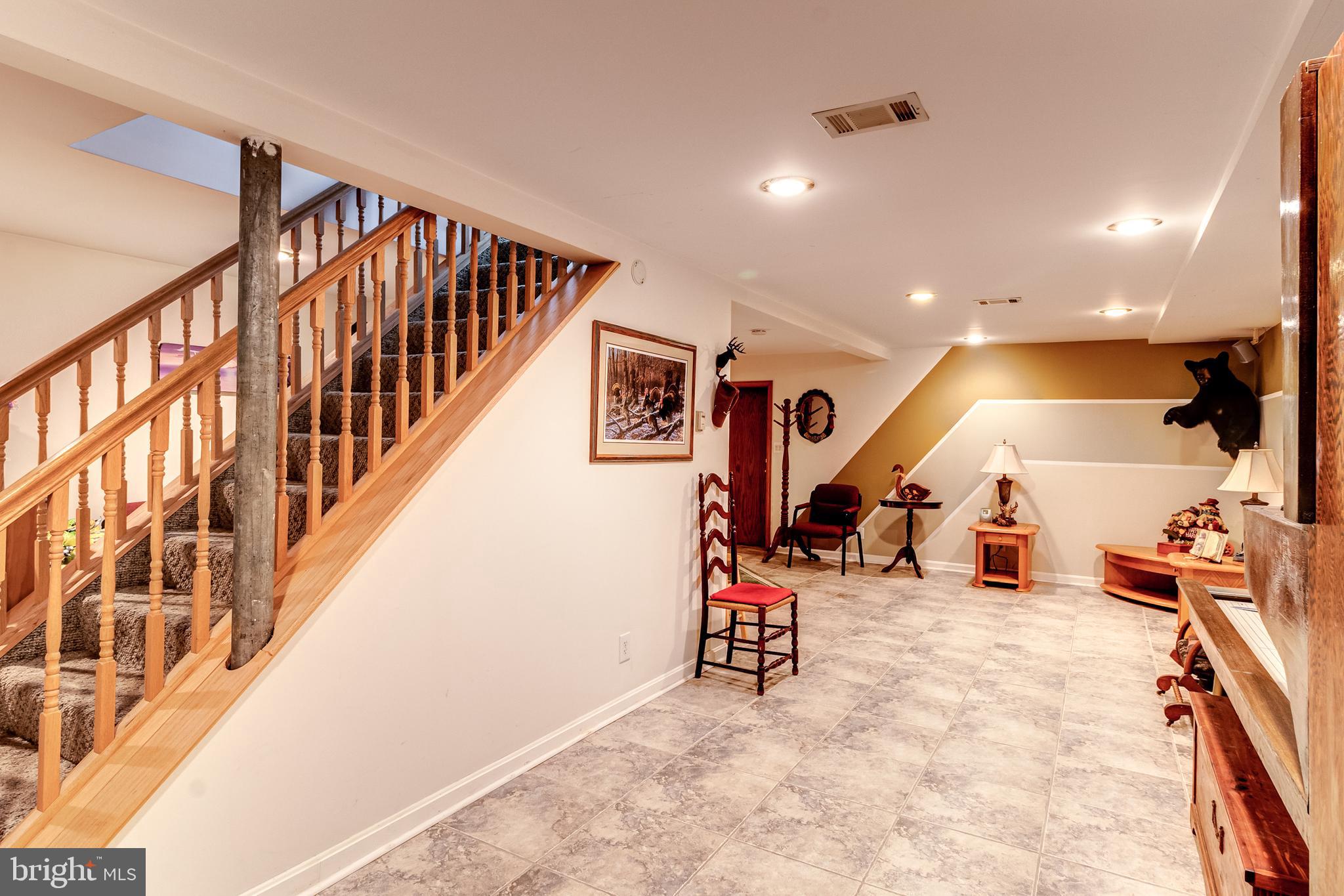 1918 Poplar Road Essex, MD 21221 - Photo 26 of 40 Family Room with recessed lighting