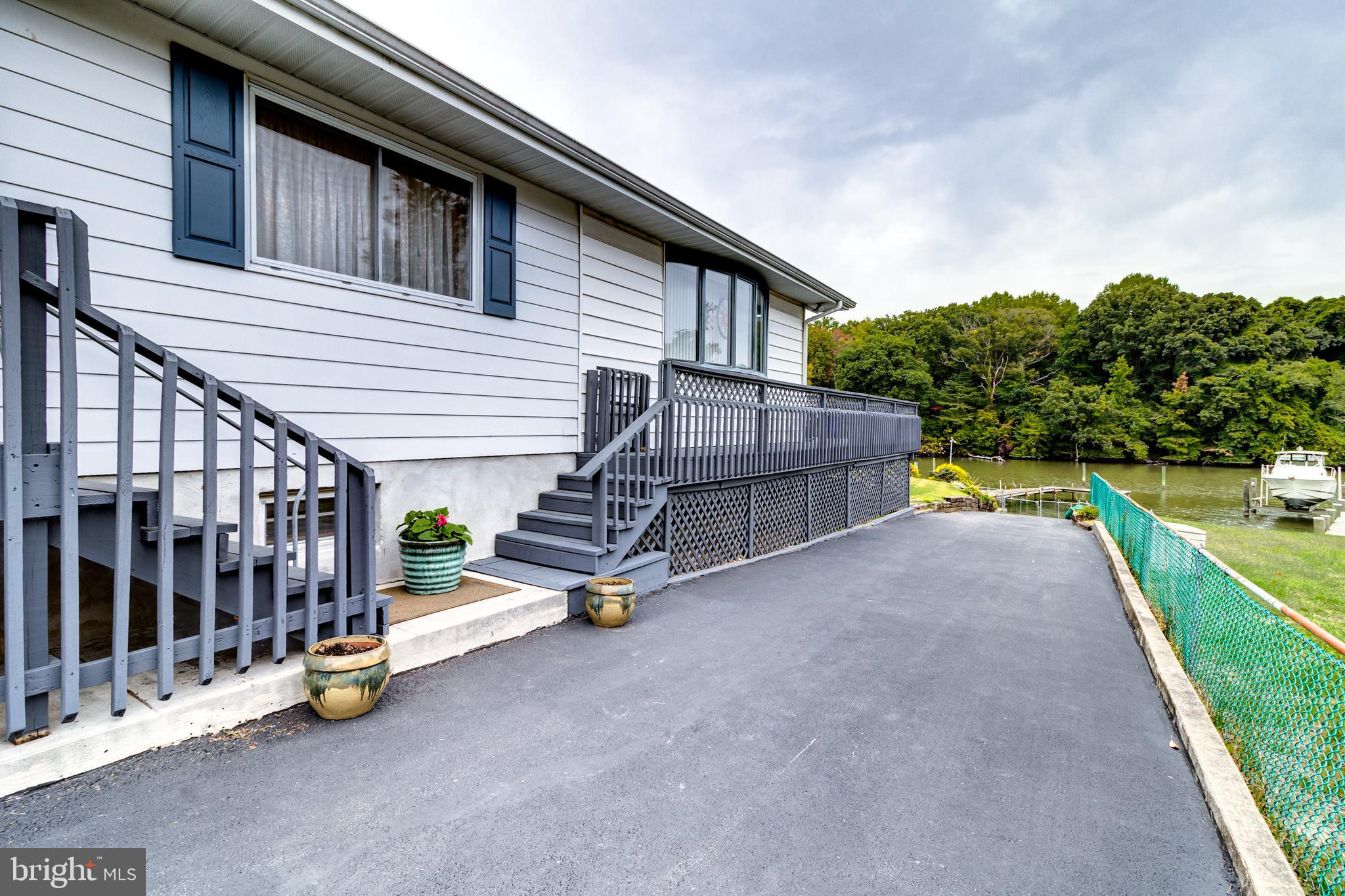 1918 Poplar Road Essex, MD 21221 - Photo 32 of 40 Side View