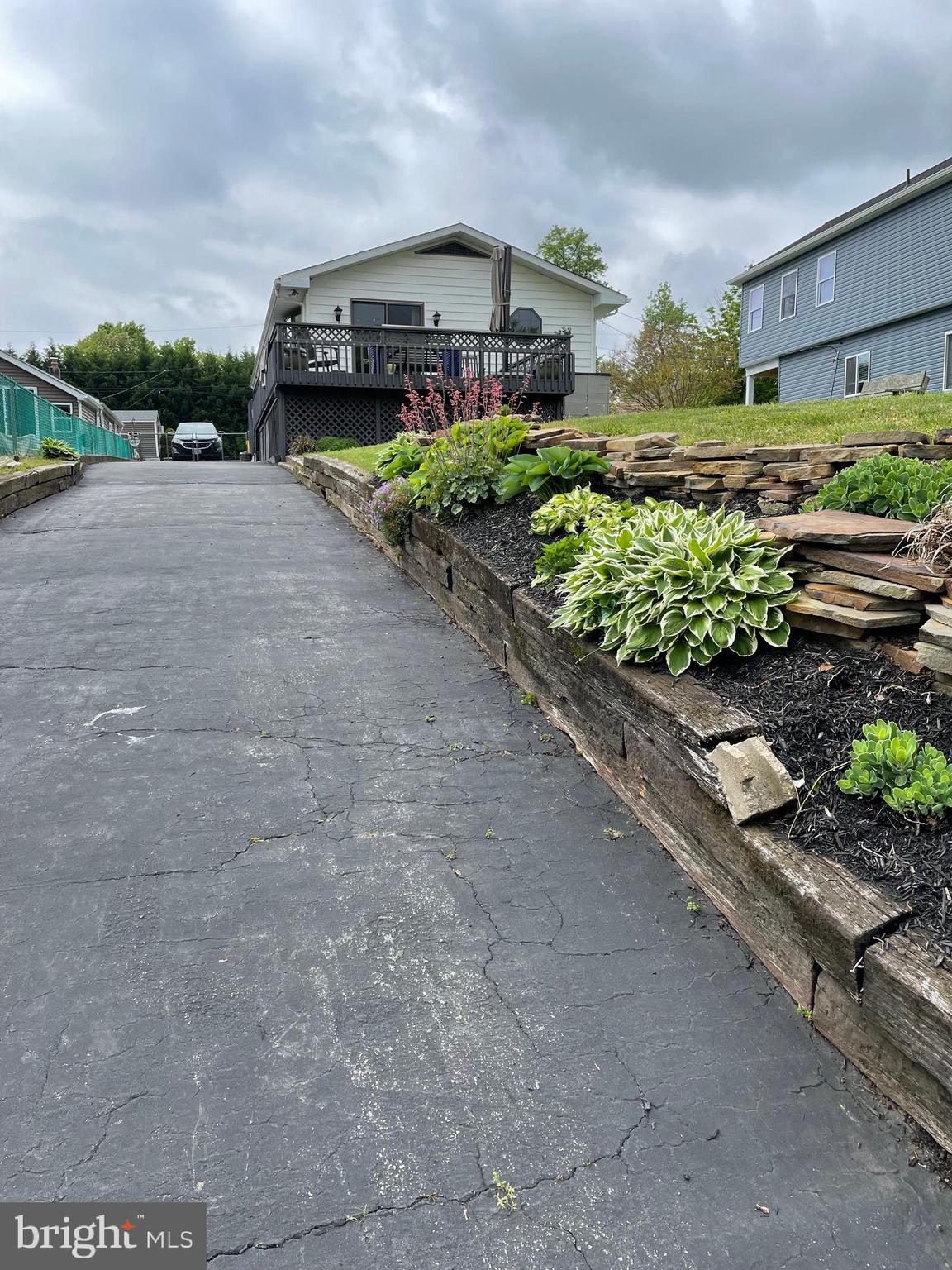 1918 Poplar Road Essex, MD 21221 - Photo 37 of 40 Garden View