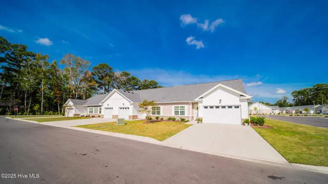 $1,995 | 128 C Marcella Lane, Unit 102, Calabash, NC 28467