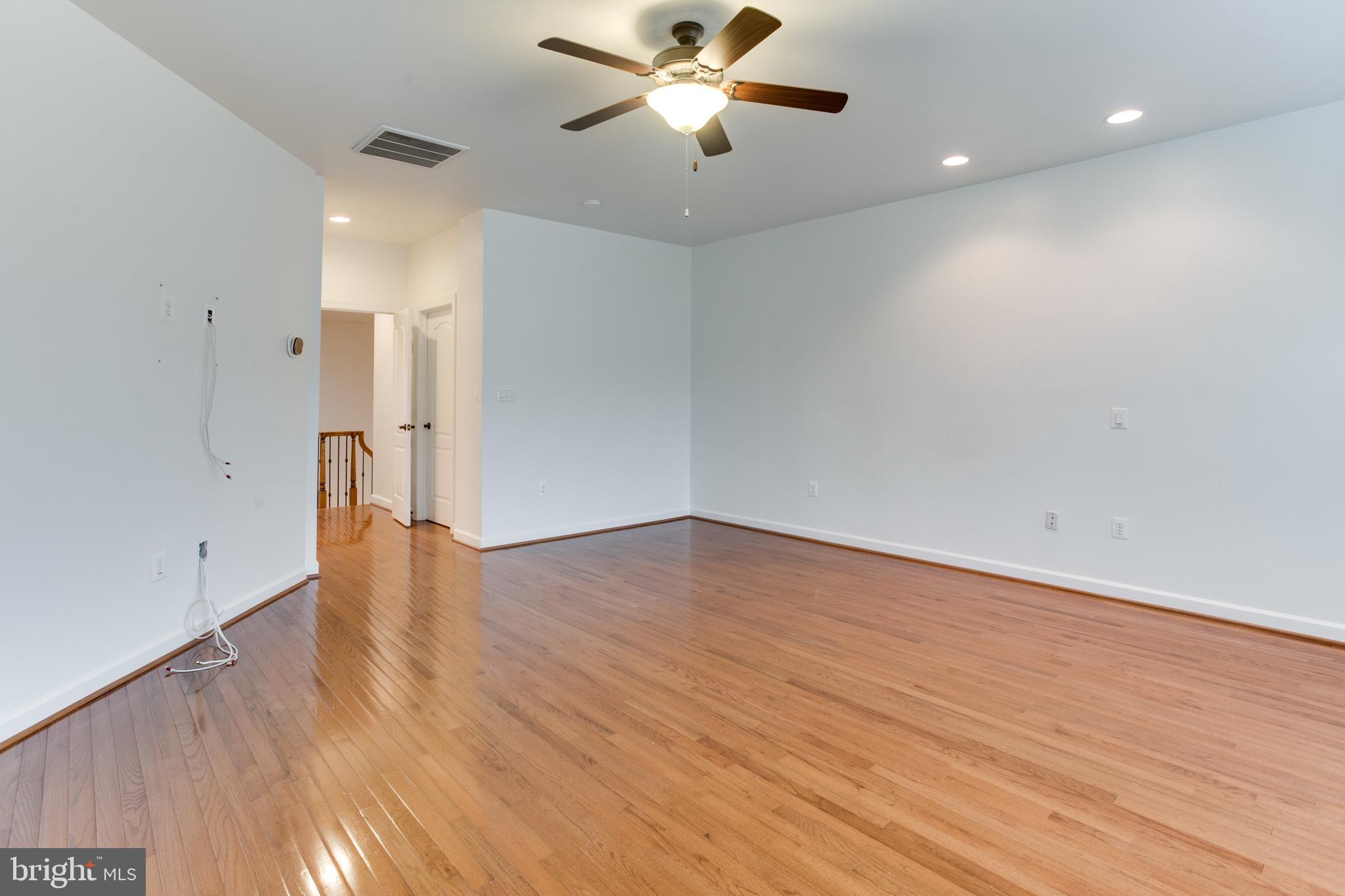 18353 Fairway Oaks Square Leesburg, VA 20176 - Photo 42 of 50 a view of empty room with wooden floor