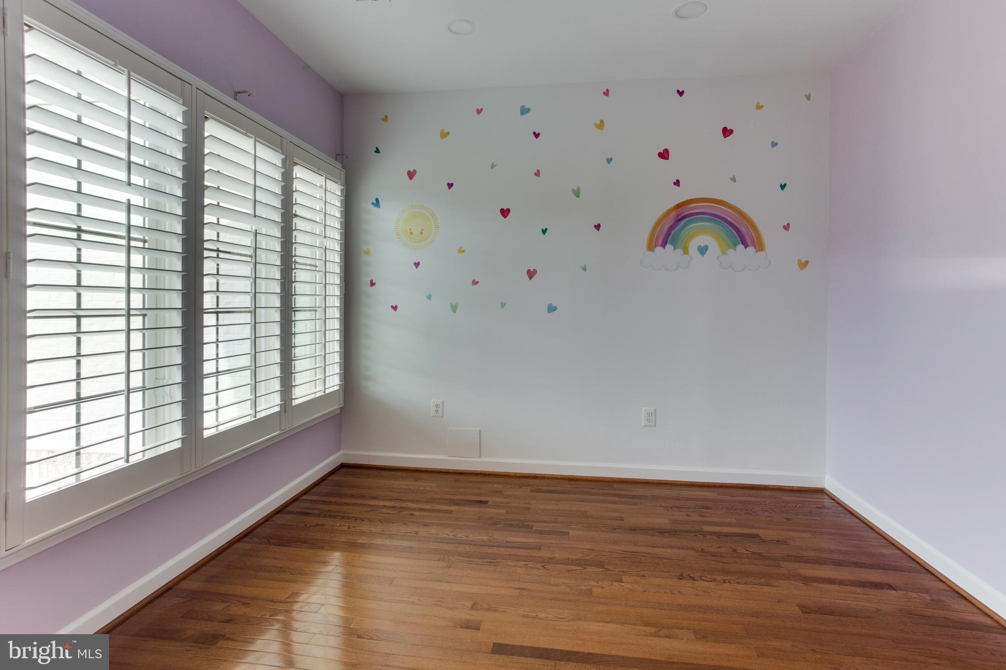 18353 Fairway Oaks Square Leesburg, VA 20176 - Photo 43 of 50 a view of room with window and wooden floor