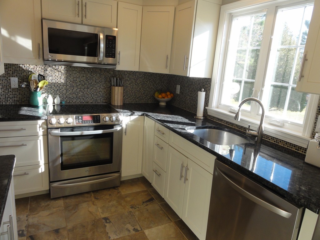 606 Old Dunstable Road Groton, MA 01450 - Photo 3 of 27 Gallery Image 3