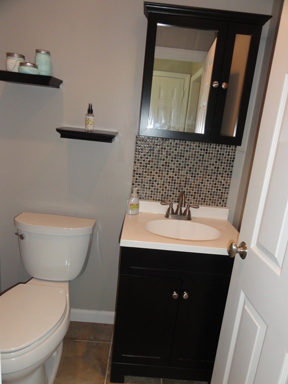 606 Old Dunstable Road Groton, MA 01450 - Photo 9 of 27 Gallery Image 9