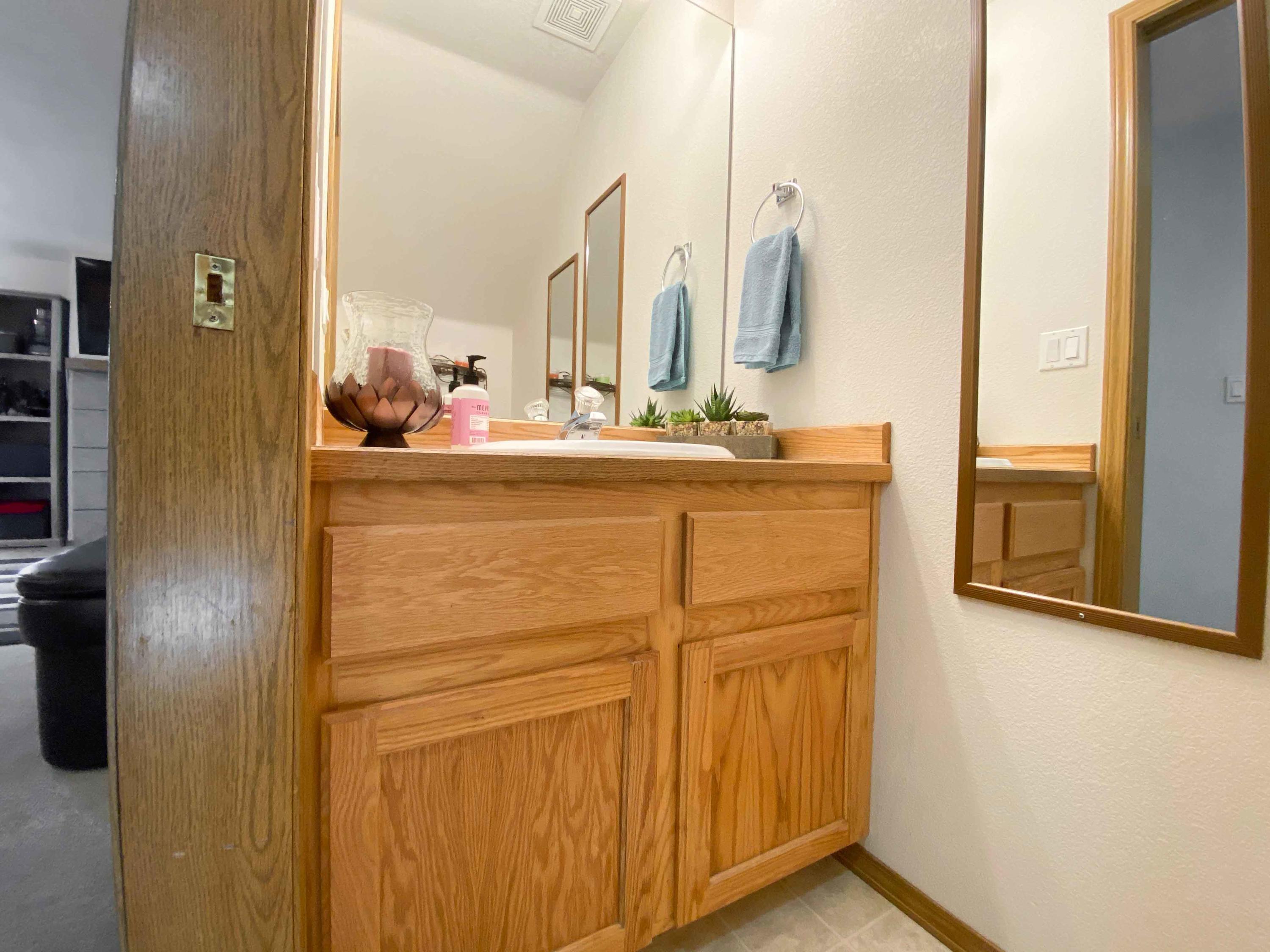 1446 Southwest 16th Street Redmond, OR 97756 - Photo 9 of 17 Main level half bath.