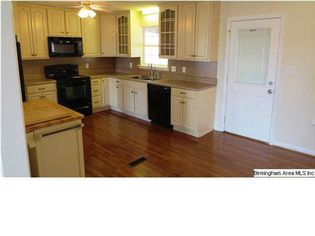 1409 Cabin Hill Road Birmingham, AL 35235 - Photo 8 of 24
