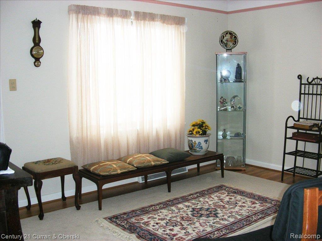 3410 Harding Street Dearborn, MI 48124 - Photo 6 of 14 Living Room