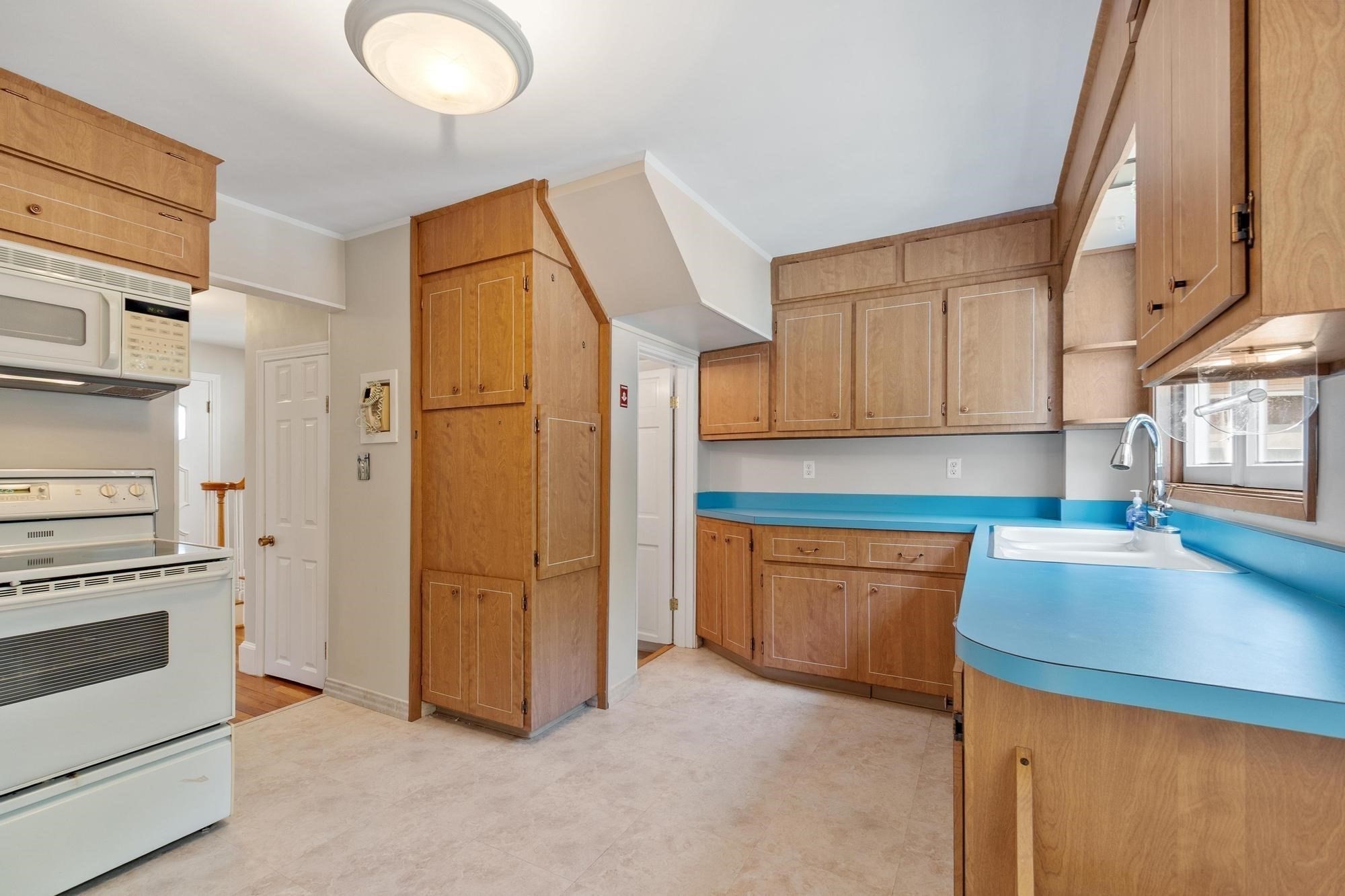 18 Smith Road Saugus, MA 01906 - Photo 11 of 35 Gallery Image 11