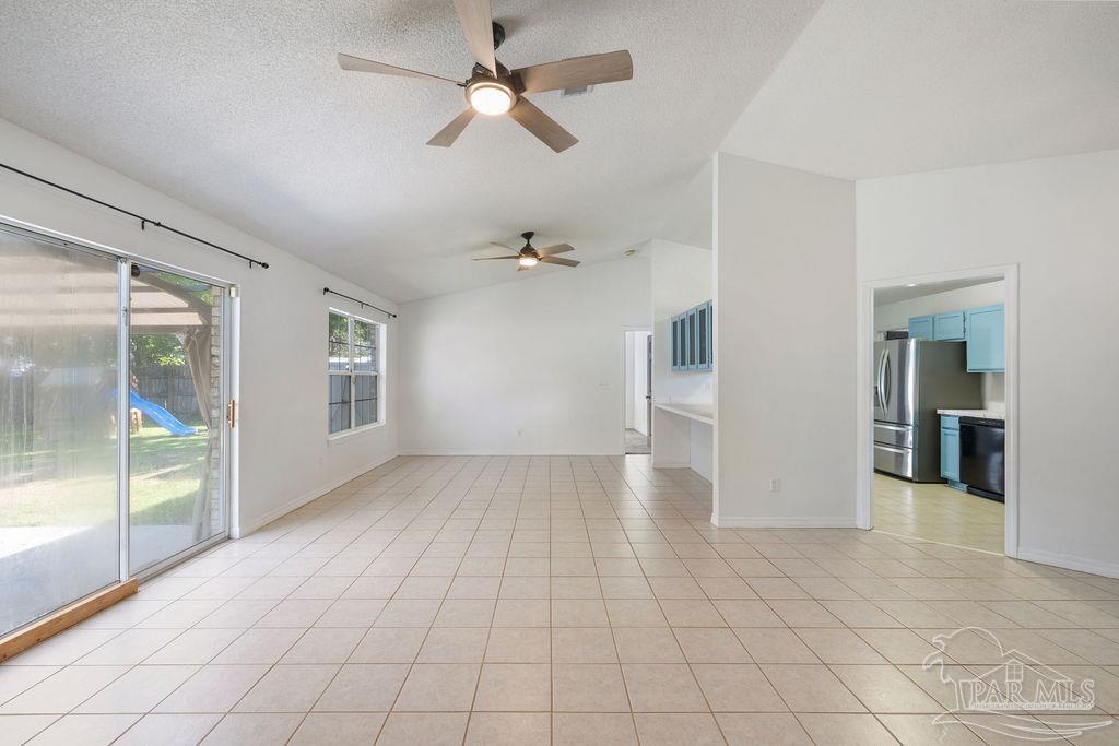 332 Twisted Oak Drive Cantonment, FL 32533 - Photo 7 of 21