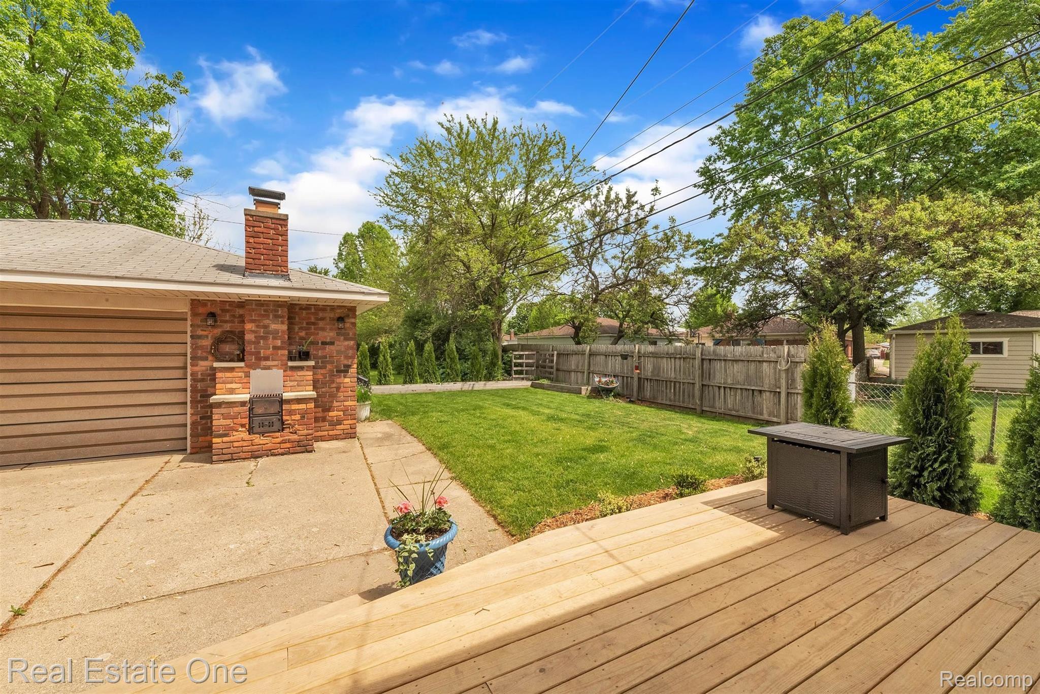 3024 Starr Road Royal Oak, MI 48073 - Photo 34 of 42 35-3024 Starr Rd-WindowStill-Real-Estate-Photography-35.jpg