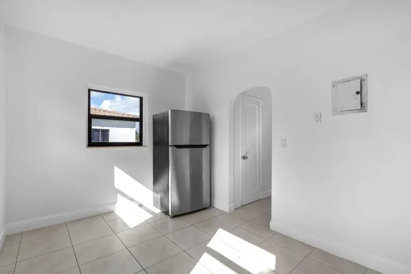 $2,595 | 130 Southwest 31st Court, Unit 3, Miami, FL 33135