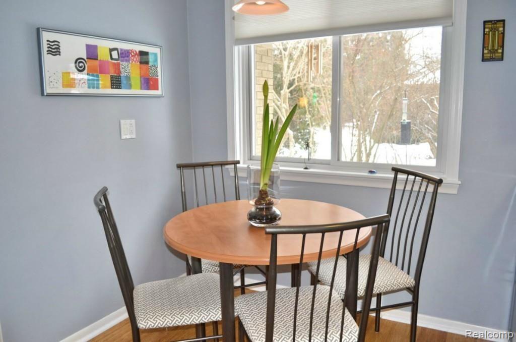 16252 Reedmere Avenue Franklin, MI 48025 - Photo 15 of 35 Bright Breakfast Nook